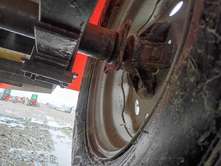 2022-kubota-la526-image-121