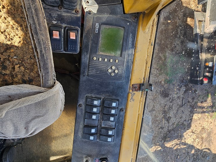 caterpillar-574-image-36