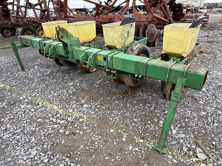 12-john-deere-12-image-1