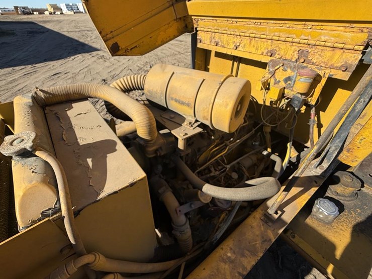 #1975-•-massey-ferguson-14k-forklift-image-39