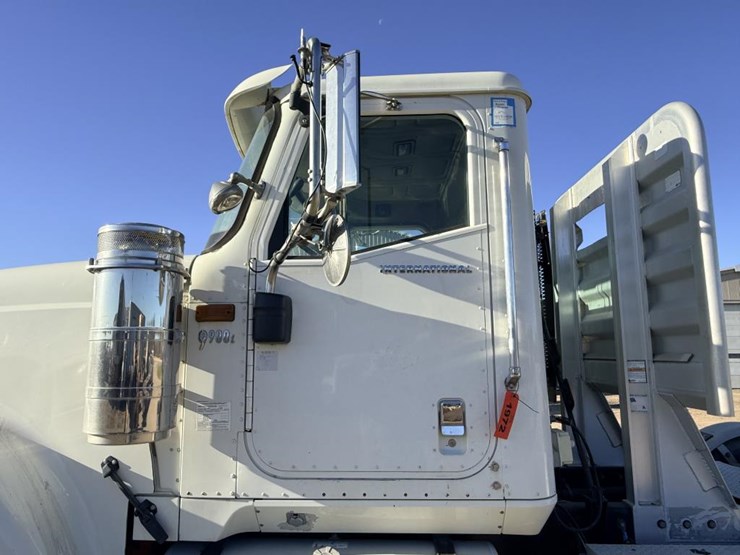 #1972-•-2008-international-eagle-day-cab-truck-tractor-image-12