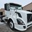 2011-volvo-vnl-day-cab-image-2