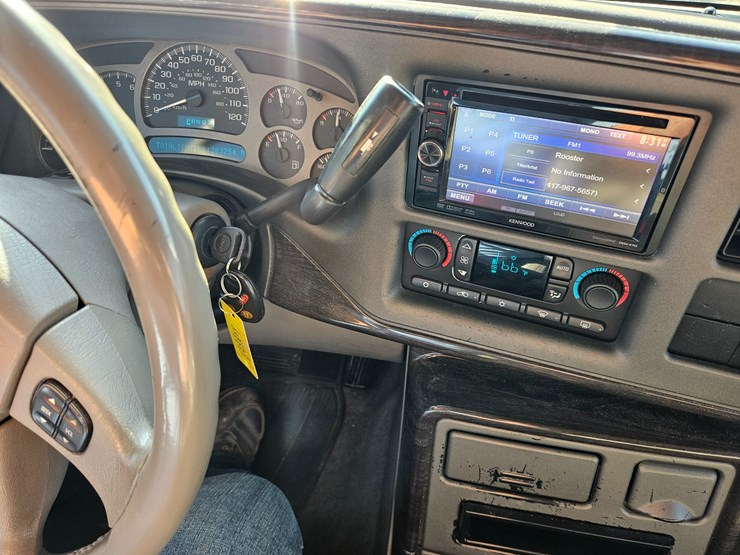 2004-gmc-yukon-image-40