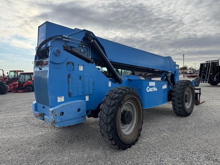 #1460-•-2014-genie-1056-telehandler-image-5