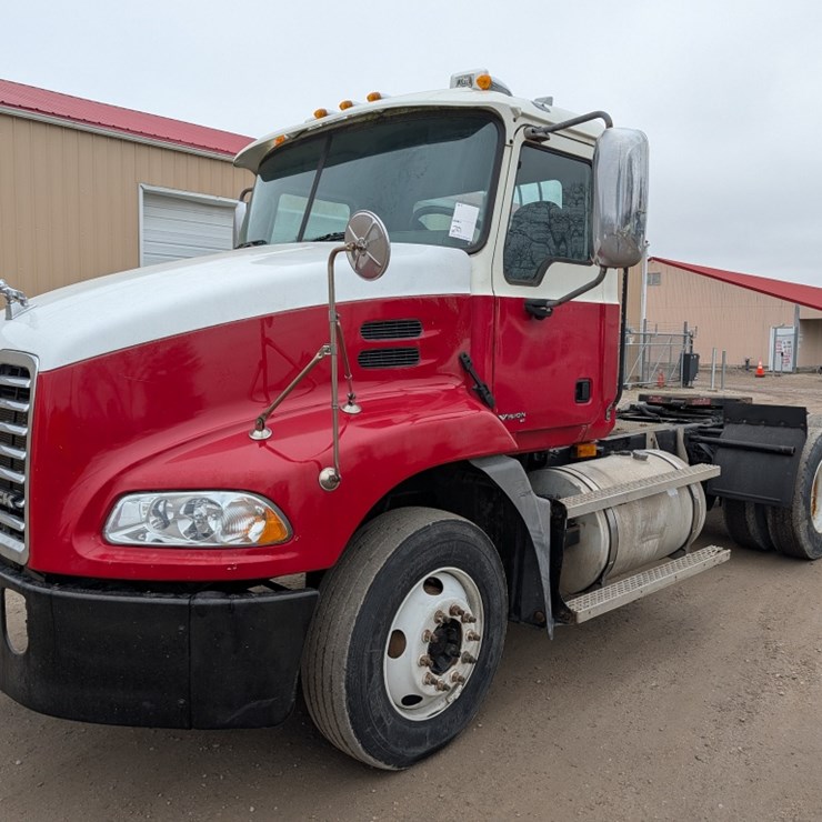 2007 Mack CXN613 Daycab