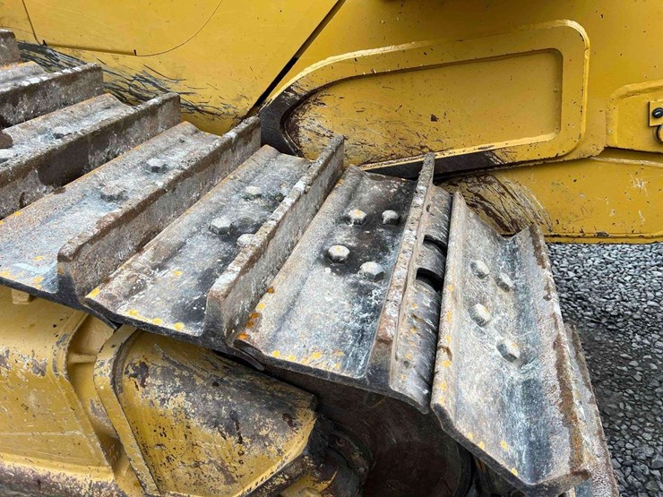 2022-caterpillar-d7-image-36
