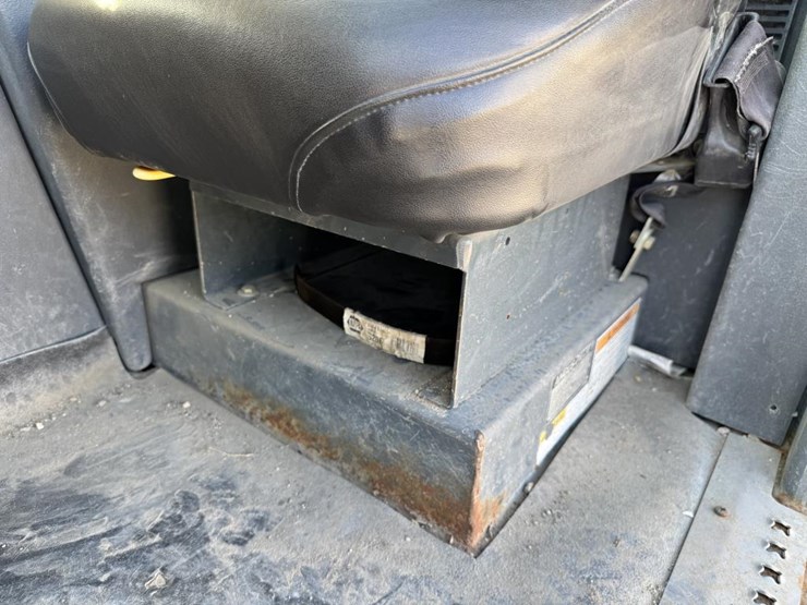 2013-gehl-dl11-image-35