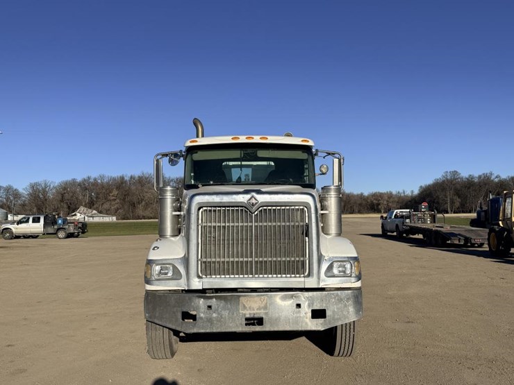 #1965-•-2008-international-eagle-day-cab-truck-tractor-image-8