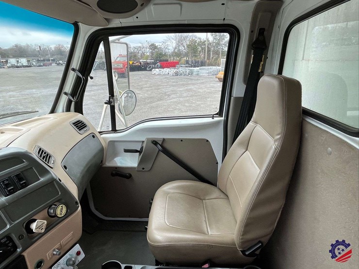 2008-sterling-l7500-image-59