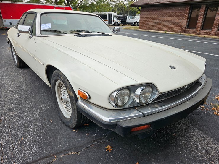 #21242-•-1990-jaguar-xjs-passenger-car-image-11