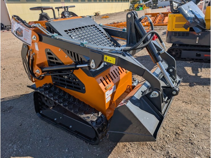 landhonor-ldh-ht380-mini-skid-steer-image-1