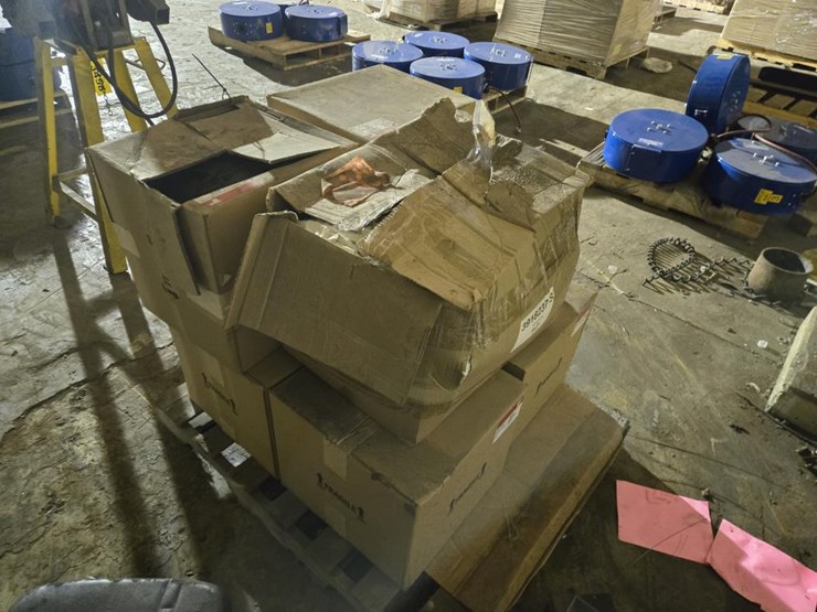 #3459-•-(6)-fleetguard-ap8406-8"-precleaners-and-more-image-4