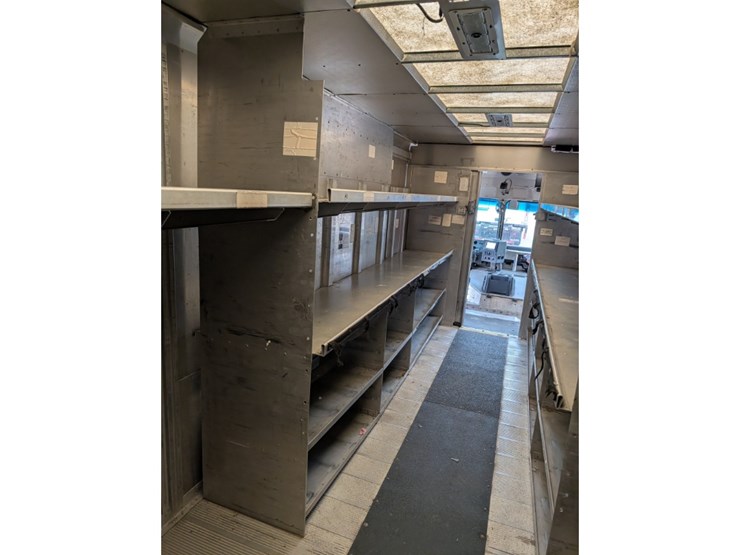 2017-freightliner-mt55-image-14