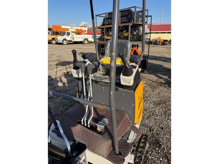 cfg-xz20r-mini-excavator-w/-mechanical-thumb-image-7