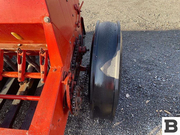 j.i.-case-5300-grain-drill-image-15