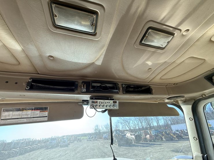 #1965-•-2008-international-eagle-day-cab-truck-tractor-image-37