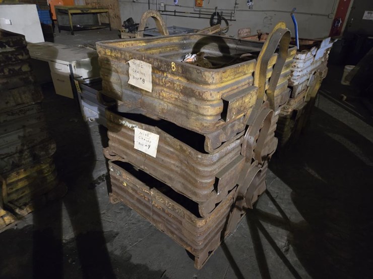 #3416-•-(3)-steel-crates-w/-heavy-duty-chains-image-1