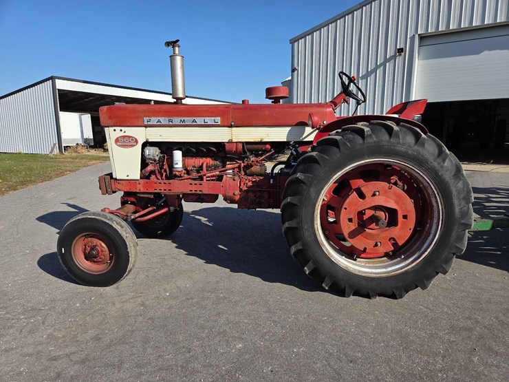 case-ih-560-image-22