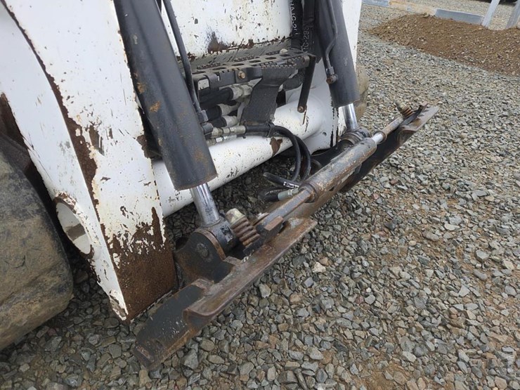 2020-bobcat-t740-image-9