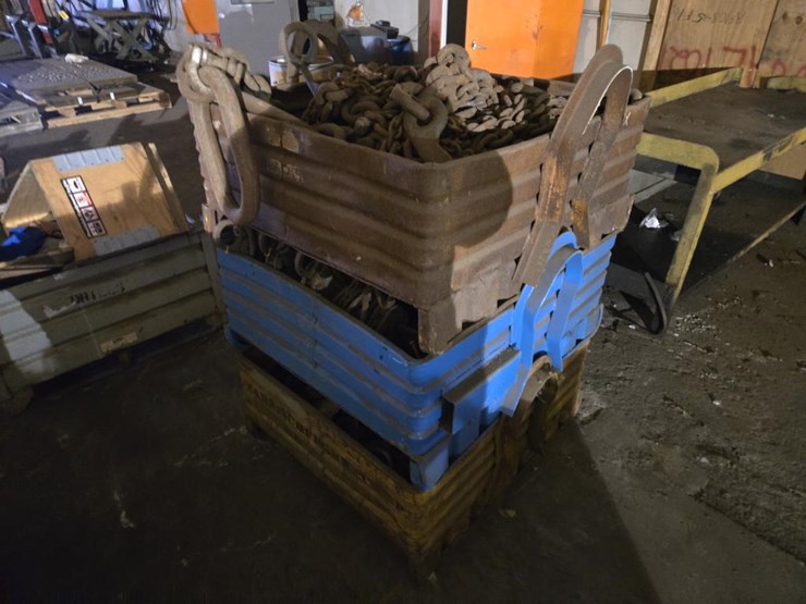 #3404-•-(3)-steel-crates-w/-misc.-chains-and-more-image-4