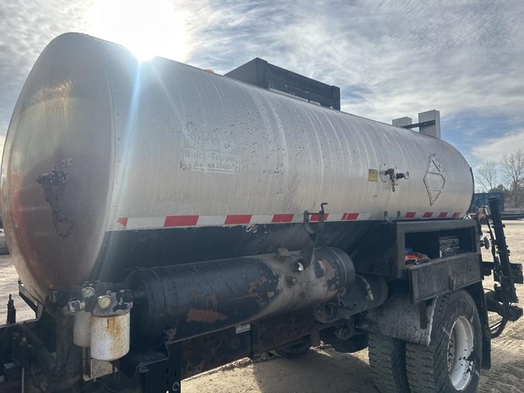 2009-international-7400-image-12