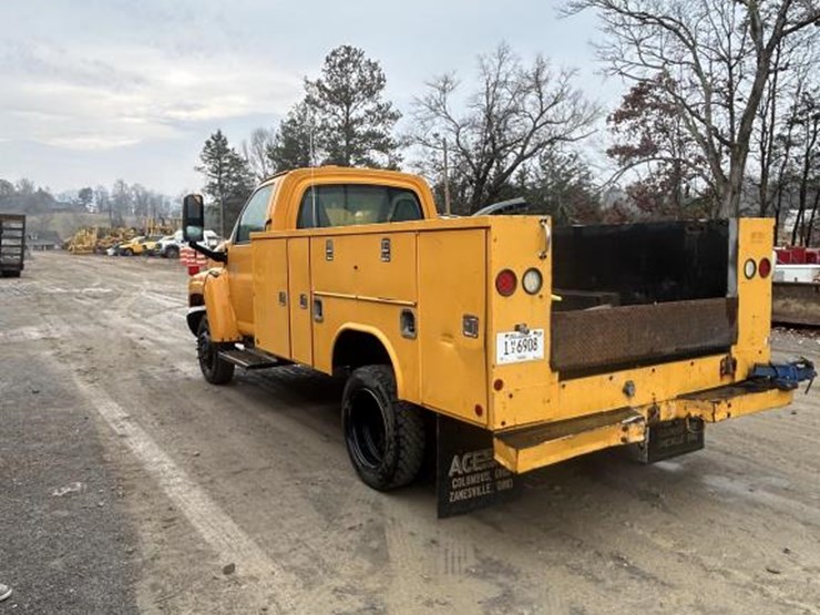 #1017-•-2005-chevrolet-c4500-service-truck-image-2