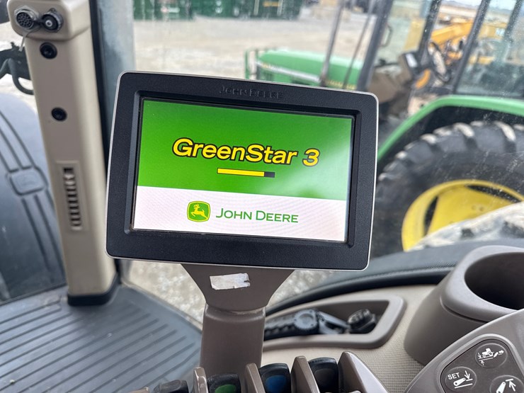 john-deere-8320r-image-43