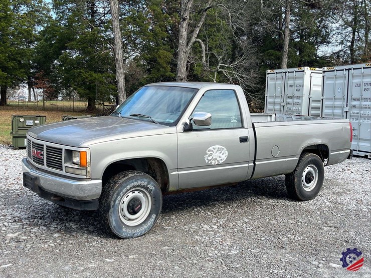 1990-gmc-sierra-pickup-truck-image-1