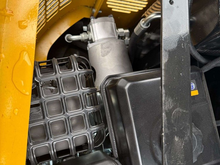 2025-cfg-industrial-h12r-mini-excavator-image-23