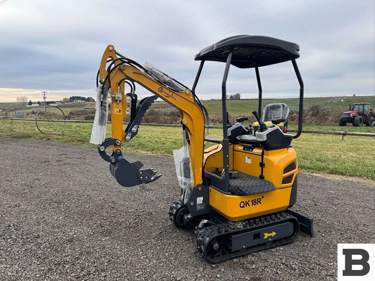 2025-cfg-industrial-qk18r-mini-excavator-image-1