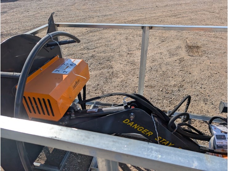 landhonor-skid-steer-articulating-brush-cutter-image-3