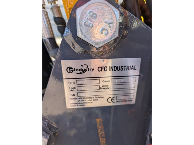 cfg-mx12rx-mini-excavator-w/-mechanical-thumb-image-12