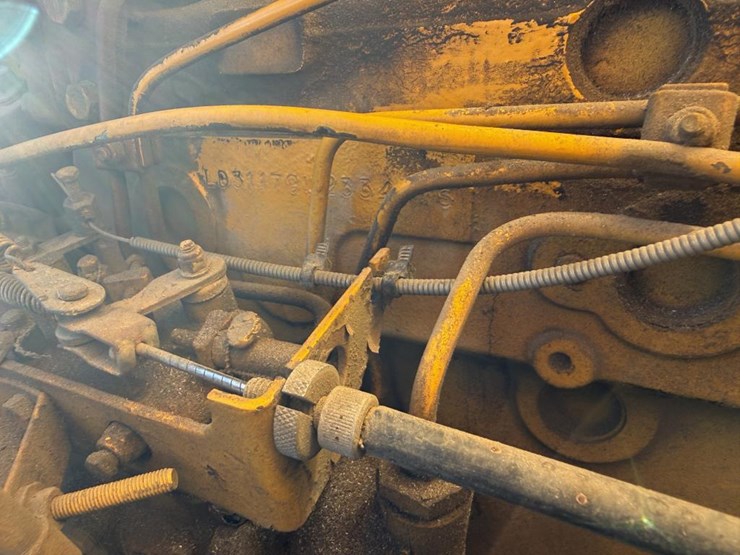 #1975-•-massey-ferguson-14k-forklift-image-44