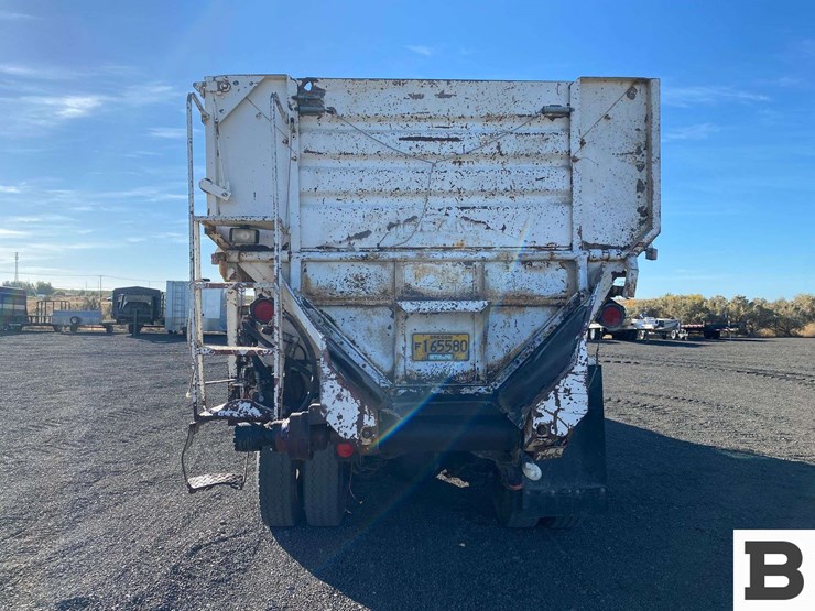 1995-ford-l9000-image-4