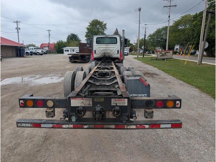 2012-international-7600-image-10