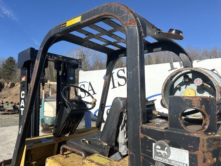 caterpillar-t80d-image-10