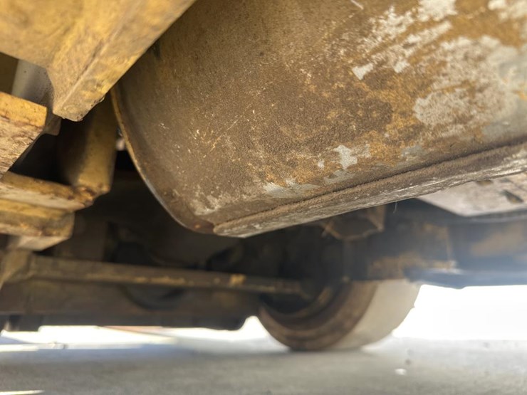 caterpillar-t80d-image-32