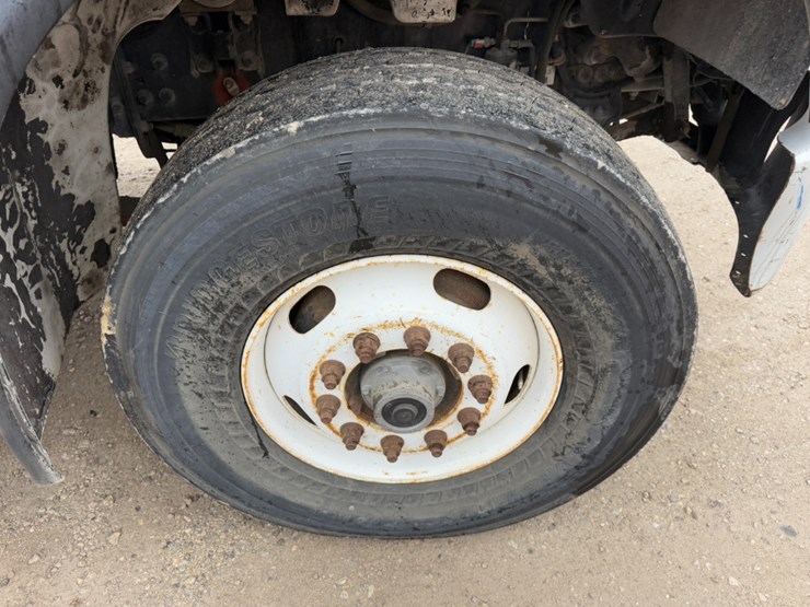 2006-freightliner-m2112-flatbed-image-8