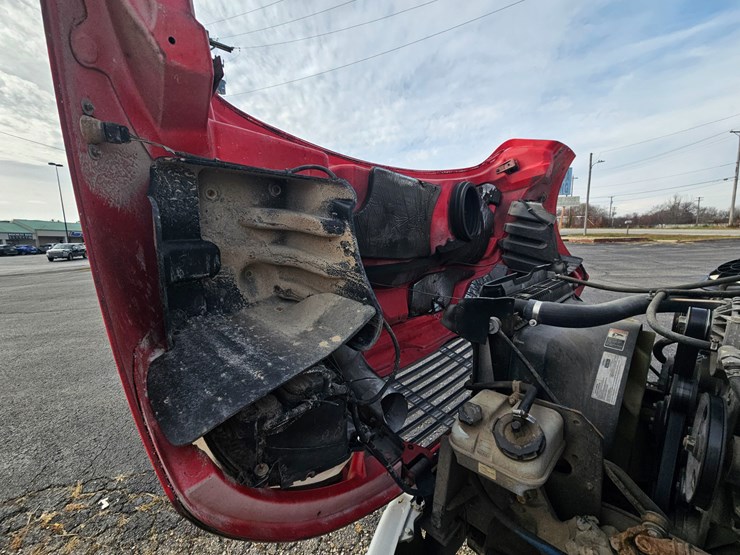 2016-freightliner-s2g-image-35