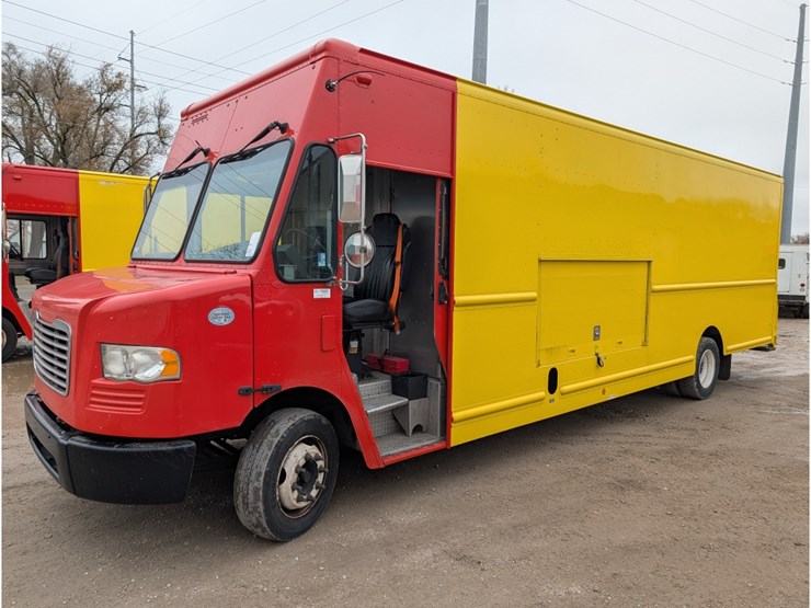 2017-freightliner-mt55-image-1