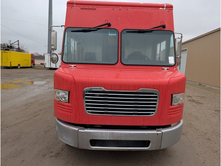 2017-freightliner-mt55-image-2