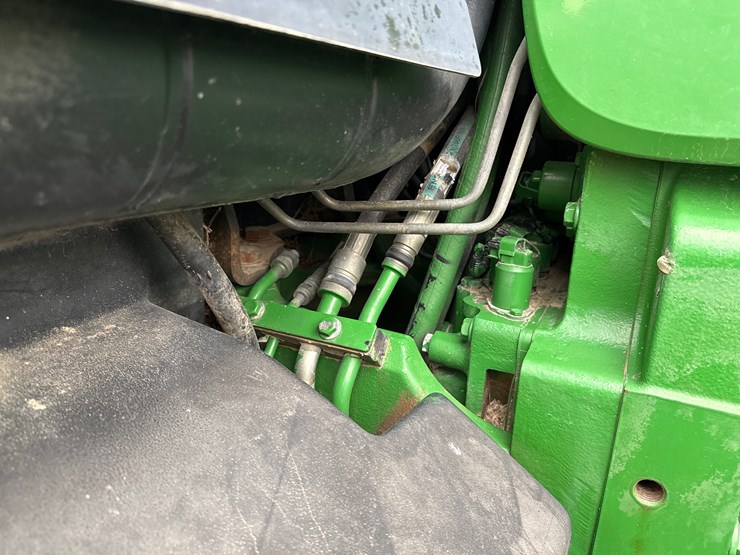 john-deere-8320r-image-35