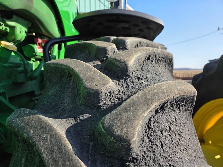 2012-john-deere-8285r-image-12