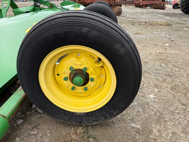 john-deere-520-image-14