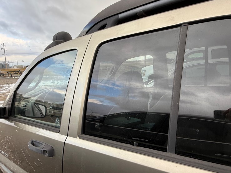 2004-jeep-liberty-image-13