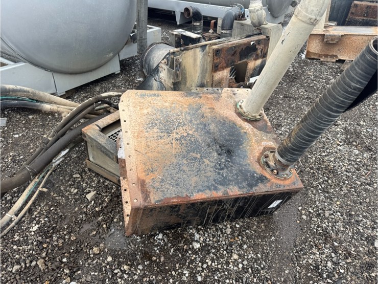 2012-90-bbl-tanker-take-off-w/-pumps-image-16