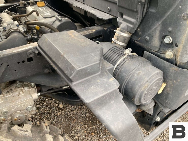 john-deere-835e-image-29