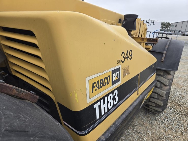 caterpillar-th83-image-25