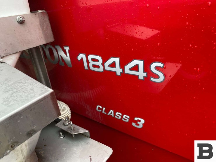 massey-ferguson-1844s-image-36