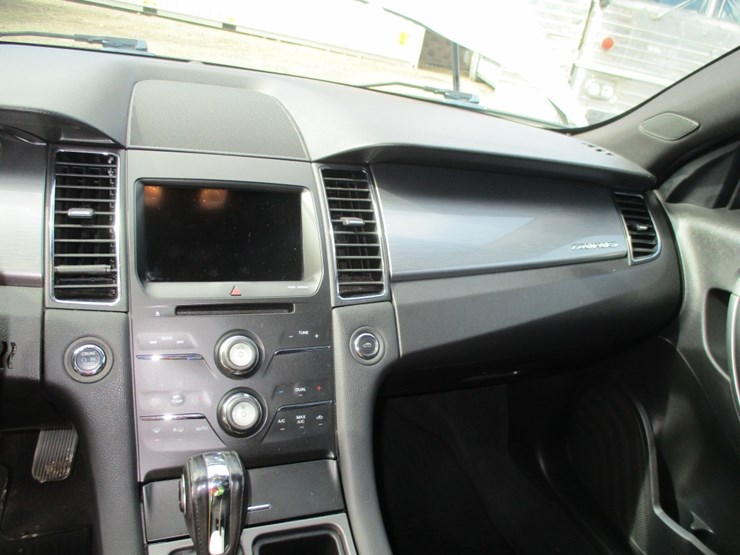 2019-ford-taurus-sel-sedan,-image-9